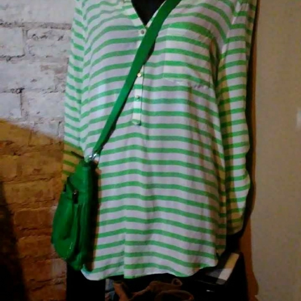 Streen white  stripped flowy button up